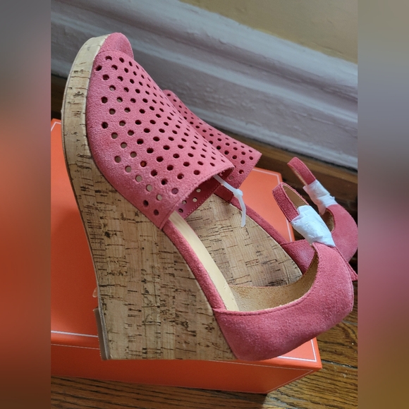 Bill Blass Zelda Wedge Sandals size 8.5 - Picture 9 of 9